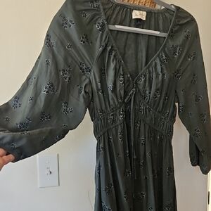 Universal Thread Dark Green Floral Long Sleeve Dress